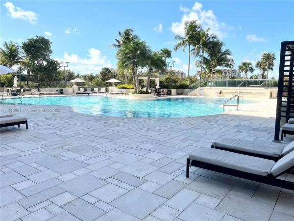 South Pointe Towers, 400 S Pointe Dr #1404, Miami Beach, Florida 33139, image 1