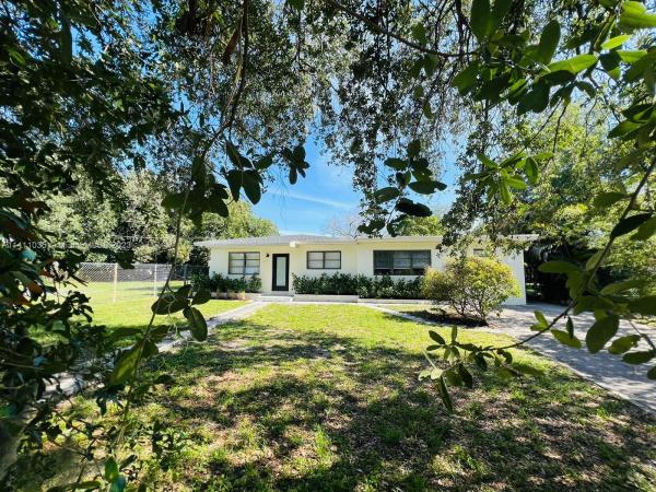 Biscayne Gardens, 15215 NW River Dr, Golden Glades, Florida 33169, image 2