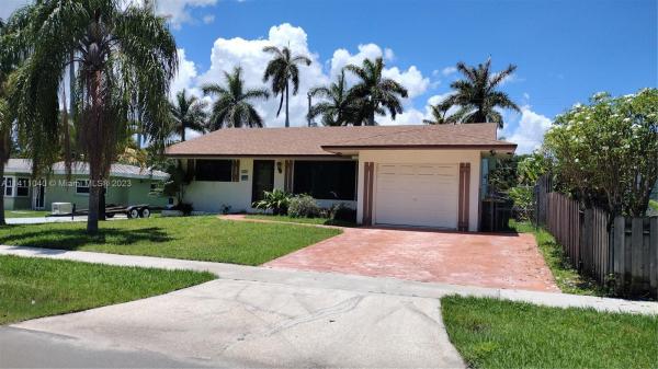 Royal Palm Vista, 641 NE 2nd St, Dania Beach, Florida 33004, image 1