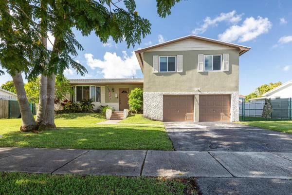 Kendale Lakes No HOA, 13670 SW 79th St, Kendale Lakes, Florida 33183, image 2