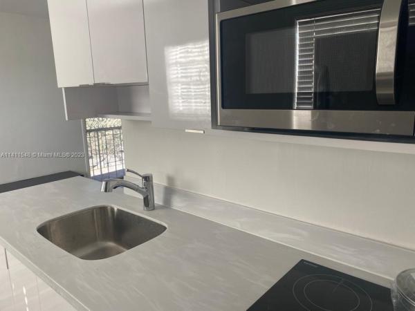 Douglas, 7 Salamanca Ave #4, Coral Gables, Florida 33134, image 1