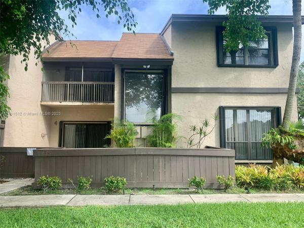Bayberry Lakes, 2361 Bayberry Dr #2361, Pembroke Pines, Florida 33024, image 1