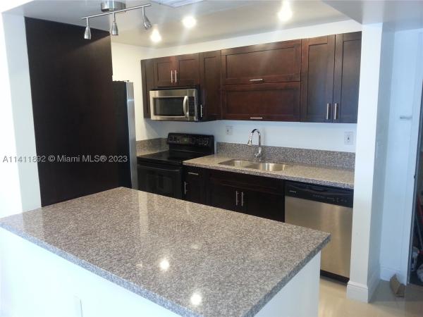 Racquet Club Village, 100 Lakeview Dr #316, Weston, Florida 33326, image 1