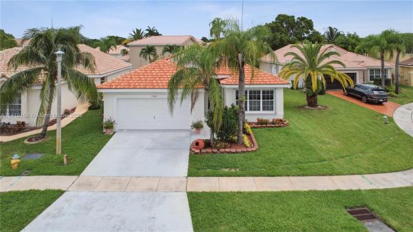 Coconut Reef At Silver Lakes, 17965 SW 13th Ct, Pembroke Pines, Florida 33029, image 1