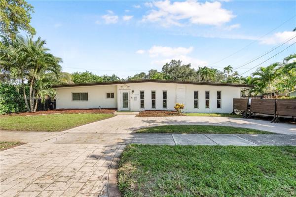 Sky Lake, 2160 NE 191st Dr, North Miami Beach, Florida 33179, image 1