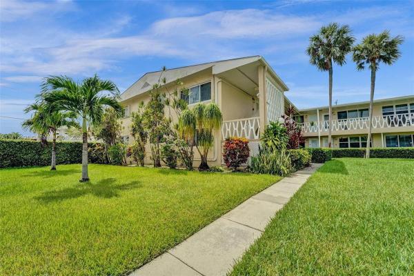 Berkeley Diplomat, 900 Atlantic Shores Blvd #102, Hallandale Beach, Florida 33009, image 1