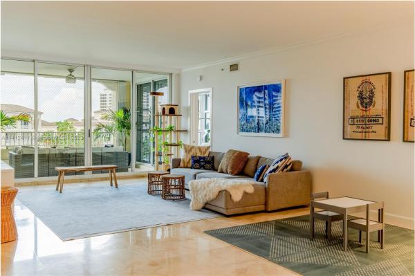 Lake Villa, 723 Crandon Blvd #PH5, Key Biscayne, Florida 33149, image 1