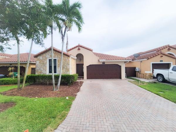 Fontainebleau West North, 9942 NW 10th Ter, Fountainebleau, Florida 33172, image 1