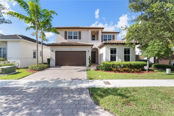 Venetian Parc, 14920 SW 176th Ter, Richmond West, Florida 33187, image 2
