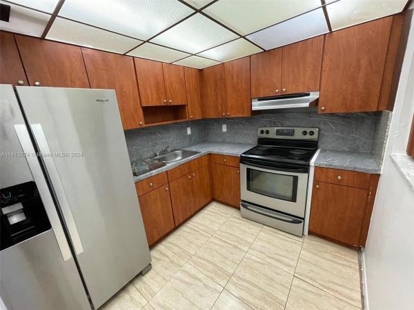 Parkway Towers, 15600 NW 7th Ave #310, Golden Glades, Florida 33169, image 1