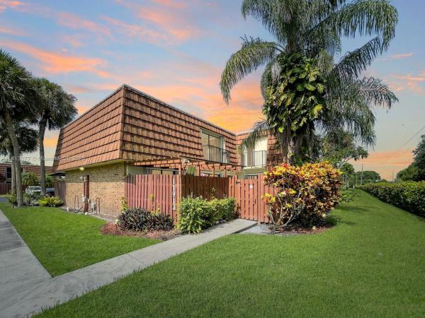 Village At Lake Pine, 11913 SW 11th Ct, Davie, Florida 33325, image 2