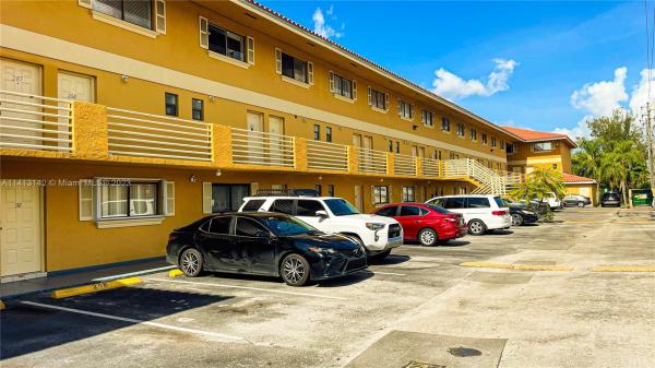 Royal Palm, 180 Royal Palm Rd #216, Hialeah Gardens, Florida 33016, image 1