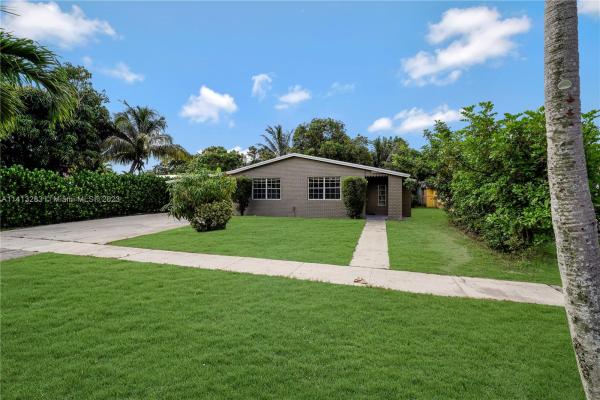 Sunrise Golf Village, 6251 NW 14th St, Sunrise, Florida 33313, image 2