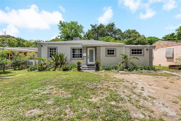 Irons Manor, 950 NE 127th St, North Miami, Florida 33161, image 1
