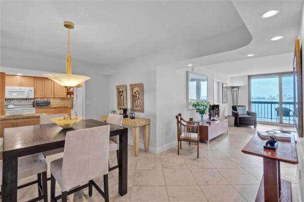 Brickell Bay Club, 2333 Brickell Ave #2403, Miami, Florida 33129, image 1