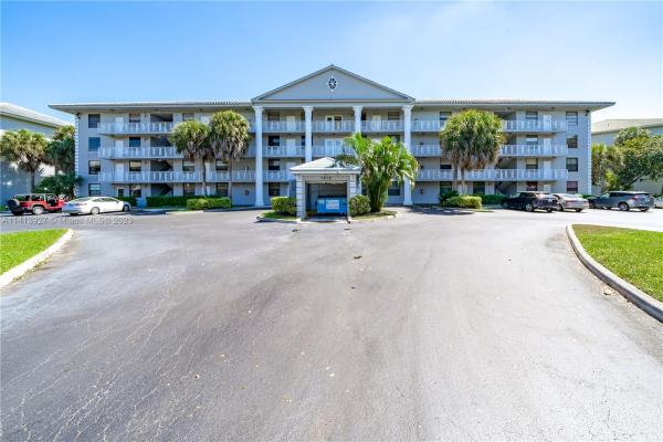 Whitehall Of Pine Island Ridge, 1512 Whitehall Dr #105, Davie, Florida 33324, image 2
