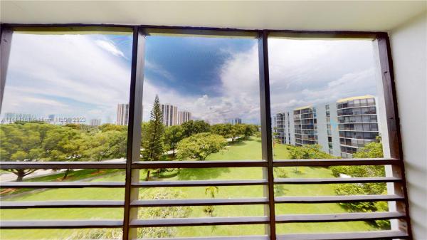Biscaya, 20500 W Country Club Dr #509, Aventura, Florida 33180, image 2