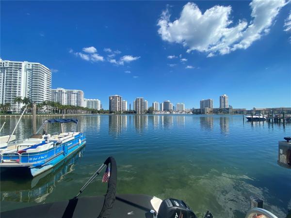 Commodore Plaza Tower, 2750 NE 183rd St #1812, Aventura, Florida 33160, image 2