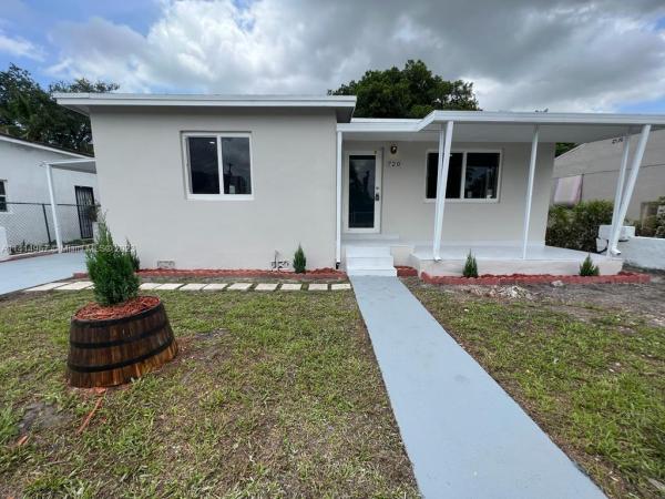 Stephens Manor, 720 NW 77th St, Gladeview, Florida 33150, image 1
