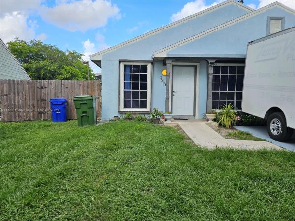 Cinnamon Place At Honeywoods, 1271 SW 85th Ter, Pembroke Pines, Florida 33025, image 1