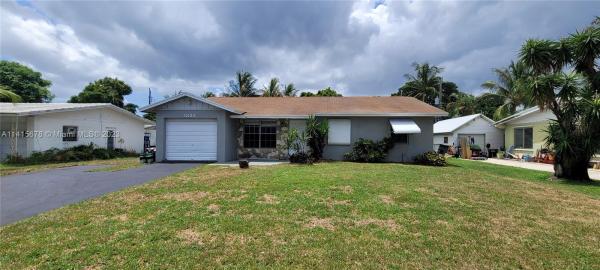 Lyndon Lanes, 1323 S Broadway, Lantana, Florida 33462, image 1