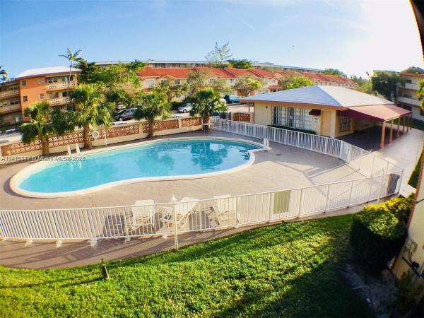 Sutton House, 11840 NE 19th Dr #12, North Miami, Florida 33181, image 1