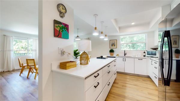 Indies, 195 Sunrise Dr #10, Key Biscayne, Florida 33149, image 1