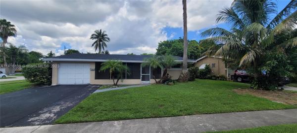 Sunrise Golf Village, 7191 NW 24th St, Sunrise, Florida 33313, image 2