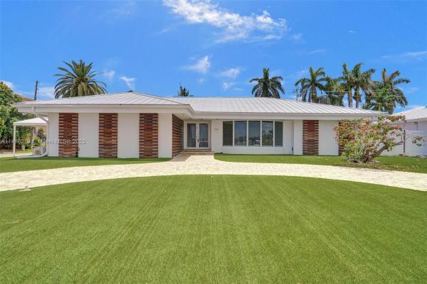 Hollywood Lakes, 700 S Southlake Dr, Hollywood, Florida 33019, image 2