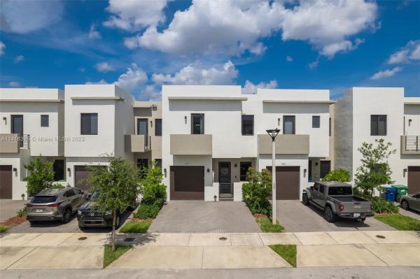 Century Park Place, 490 SW 91st Ct, Fountainebleau, Florida 33174, image 1