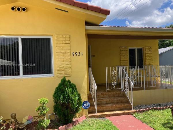 Le Jeune Manors, 3931 NW 11th St, Miami, Florida 33126, image 1