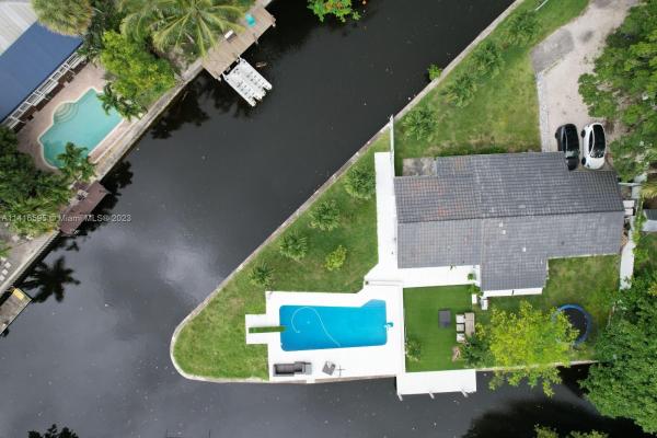 Vinik, 1125 SW 8th Ave, Fort Lauderdale, Florida 33315, image 1