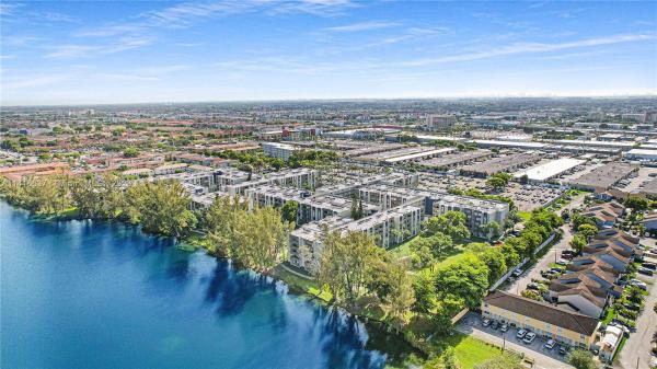 Samari Lake East, 10000 NW 80th Ct #2116, Hialeah Gardens, Florida 33016, image 2