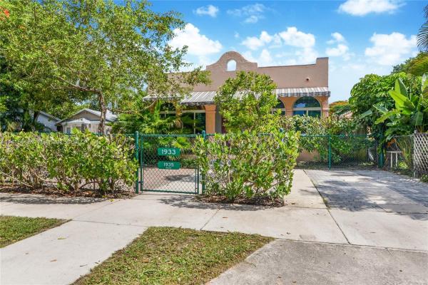 1933 Taylor St, Hollywood, Florida 33020, image 2