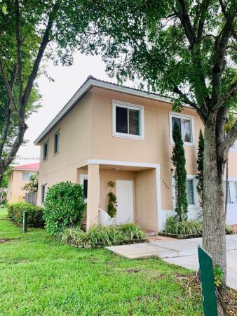 Weitzer Serena Lakes Townhomes, 13902 SW 174th St, Richmond West, Florida 33177, image 1
