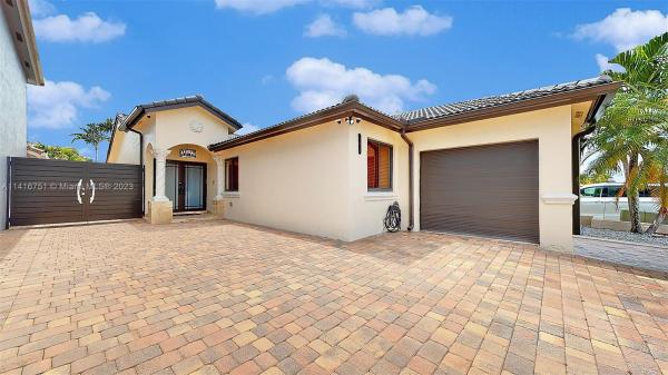 Peral, 15416 SW 95th Ln, The Hammocks, Florida 33196, image 1