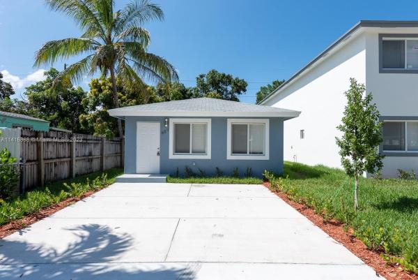 Fulford Highlands, 489 NE 162nd St, Golden Glades, Florida 33162, image 1
