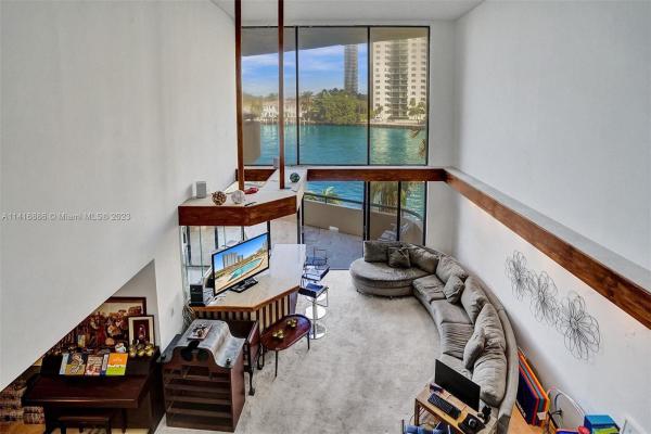 Turnberry Towers, 19355 Turnberry Way #TH4, Aventura, Florida 33180, image 1