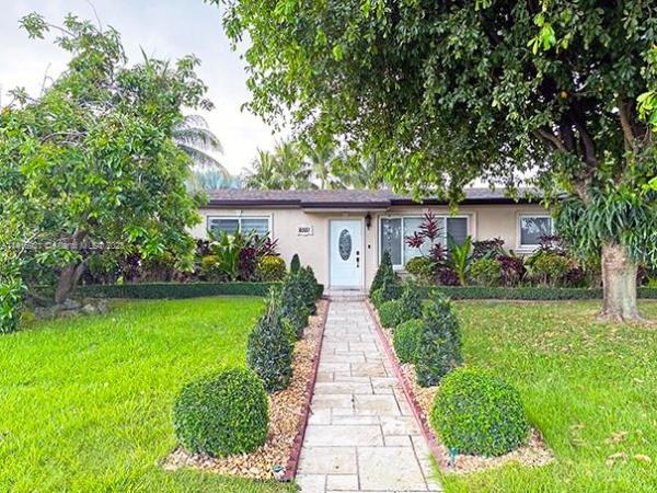 Pine Tree Manor, 9351 Jamaica Dr, Cutler Bay, Florida 33189, image 1