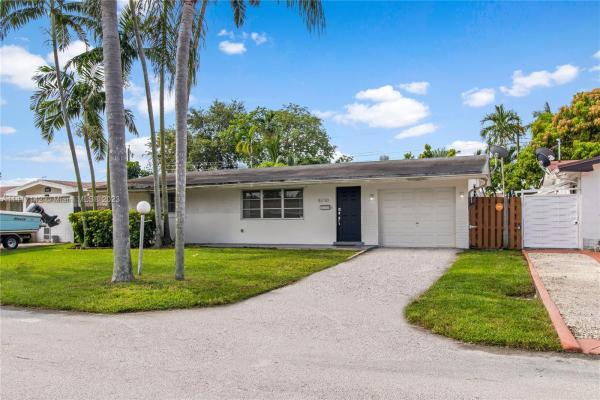 Boulevard Heights, 8230 NW 15th Ct, Pembroke Pines, Florida 33024, image 1