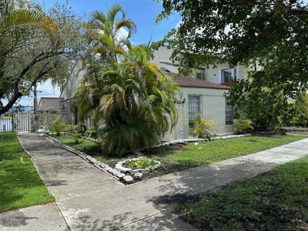 Oakview, 9165 Fontainebleau Blvd #1, Fountainebleau, Florida 33172, image 1