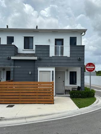 South Kendall Townhomes, 25302 SW 135th Ave, Princeton, Florida 33032, image 1
