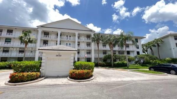Whitehall, 3630 Whitehall Dr #106, West Palm Beach, Florida 33401, image 1
