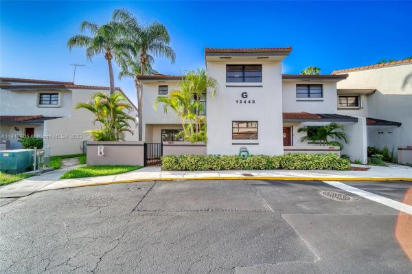 Kendall Lakes East Lakeview Townhouses, 13440 SW 62nd St #G101, Kendale Lakes, Florida 33183, image 2