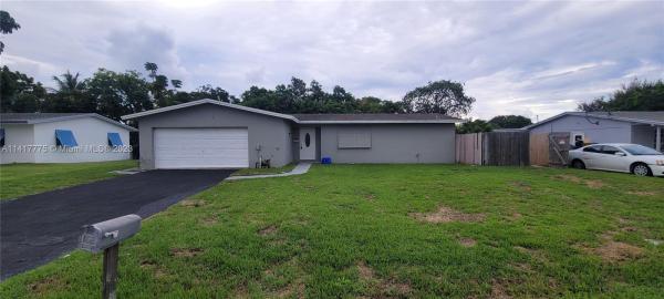 Boynton Ridge, 2136 NE 1st St, Boynton Beach, Florida 33435, image 1