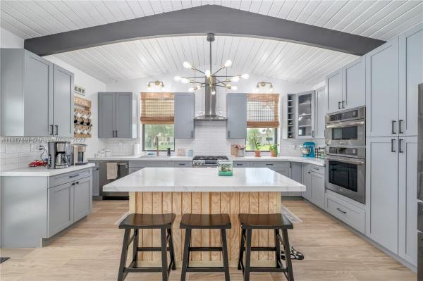 Bel Aire, 19010 Sterling Dr, Cutler Bay, Florida 33157, image 2