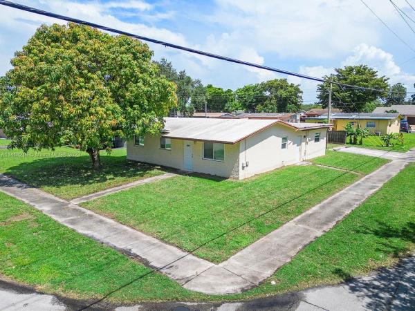 Driftwood Estates, 7401 Freedom St, Hollywood, Florida 33024, image 2