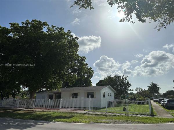 Pine Tree Park, 15801 NW 32nd Ave, Miami Gardens, Florida 33054, image 1