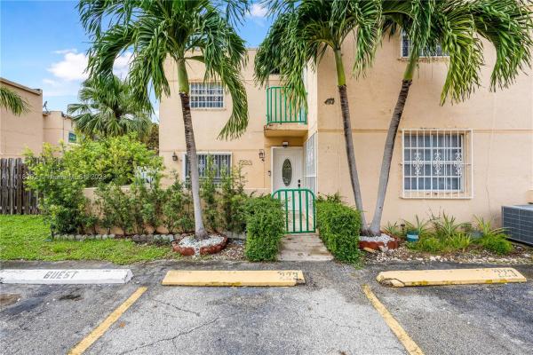 Les Chateaux At International Gardens, 12025 SW 19th Ln #223, Tamiami, Florida 33175, image 1