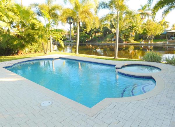Hollywood Lakes, 1170 Garfield St, Hollywood, Florida 33019, image 2
